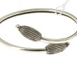 Bracelet jonc ouvert en argent à motif d
