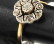 Bague ancienne deux ors 18 cts, sertie d
