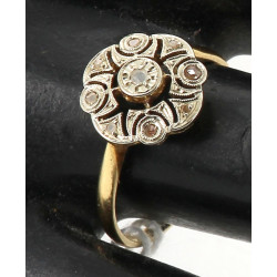 Bague ancienne deux ors 18 cts, sertie d