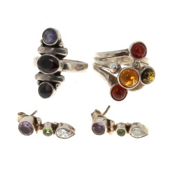 Deux bagues et une paire de BO en argent