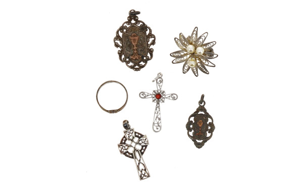 Lot de bijoux en argent : 2 pendentifs c