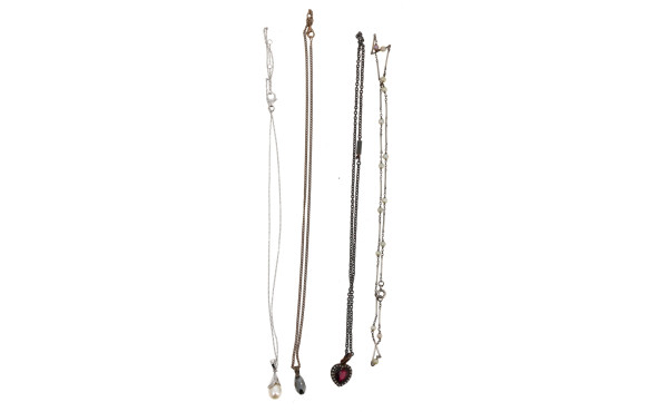 Lot comprenant un collier en argent et p