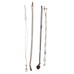 Lot comprenant un collier en argent et p