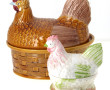 POULES - 2 terrines en faïence (légère é