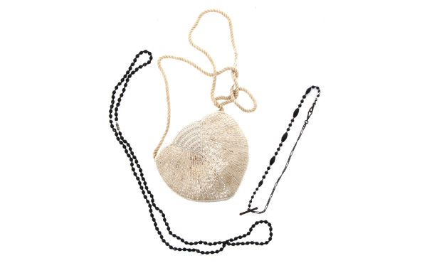 Petit sac de soirée perlé blanc ivoire, 