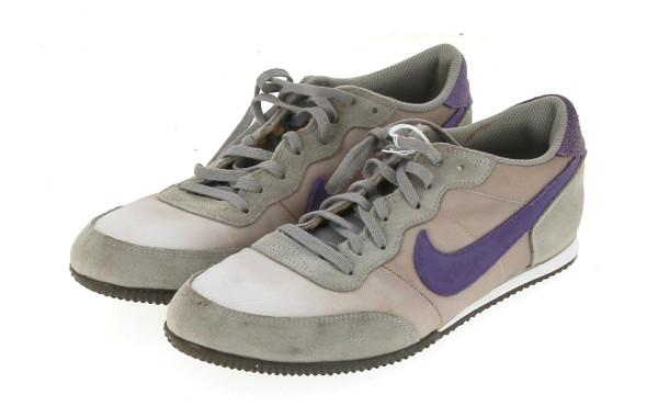 NIKE - Deux paires Nike femme couleur gr