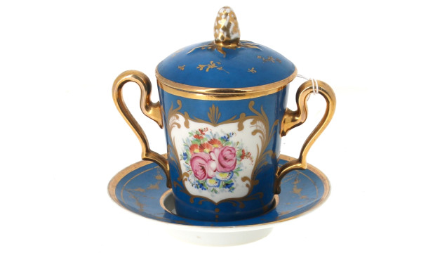 LIMOGES - Grande tasse dite "trembleuse"
