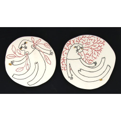 Deux plaques à suspendre en biscuit déco