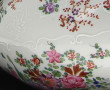 Vase en porcelaine blanche décor en lége