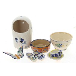 QUIMPER - Lot de 7 faïences polychrome :