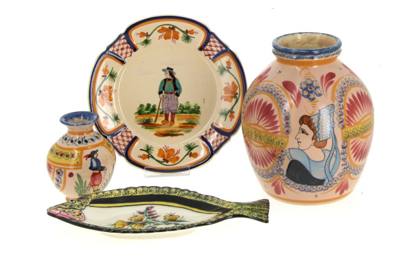 QUIMPER - Lot de 4 pièces en faïence : u
