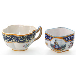 QUIMPER et DESVRES - Deux tasses ancienn