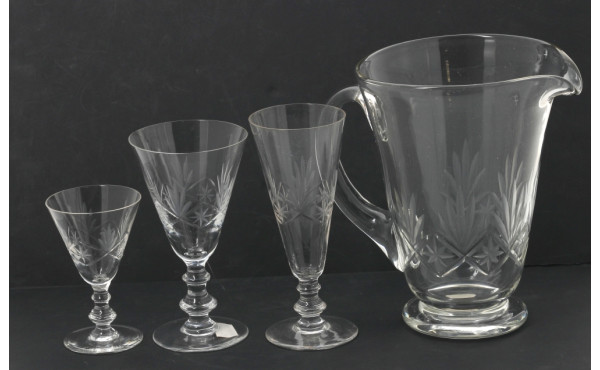 Eléments de service ancien en cristal : 