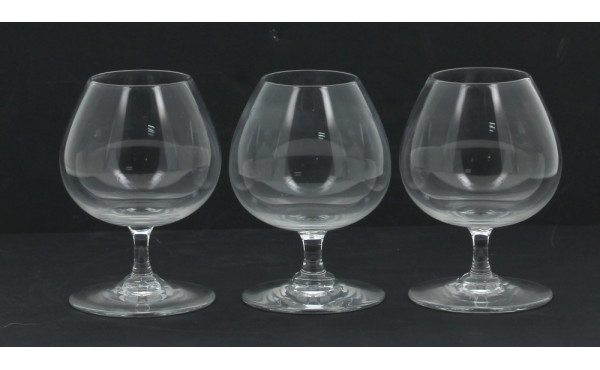 BACCARAT - 8 verres à cognac en cristal,