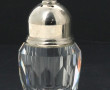 Salière et poivrière en cristal et métal