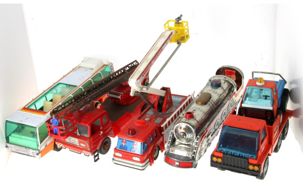 Caisse de jouets divers