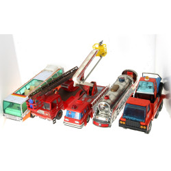 Caisse de jouets divers