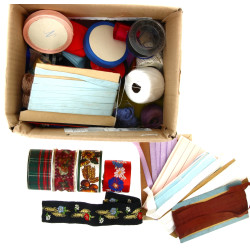 Mercerie - Carton de rubans, bobines de 