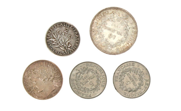 Lot comprenant 3 pièces en argent (10 F 