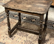Petite table ancienne de style Louis XII