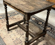 Petite table ancienne de style Louis XII