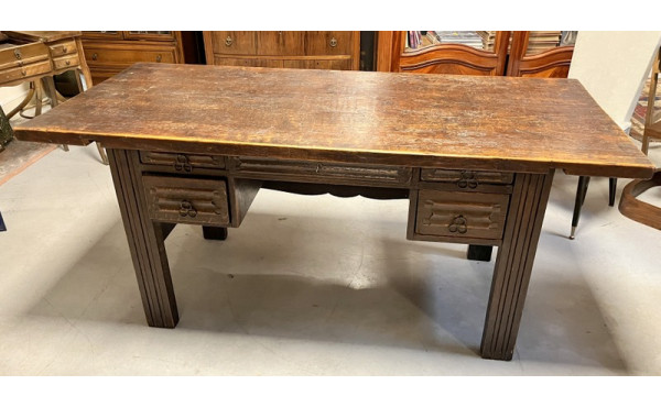 Bureau plat en bois sculpté, style rusti