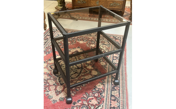 Table sur roulettes à structure métalliq