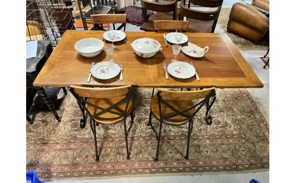 Table rectangulaire plateau en bois frui
