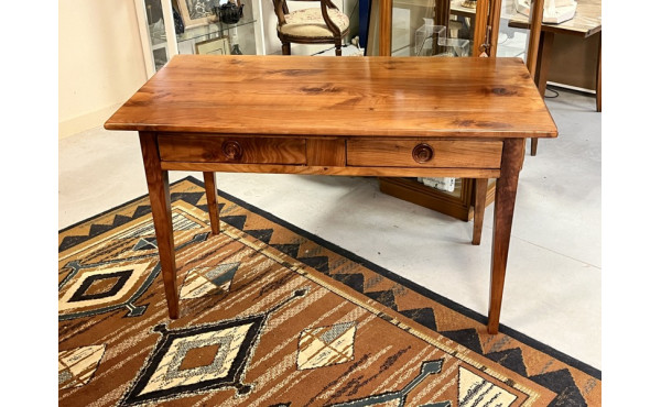 Table ou bureau en bois fruitier ouvrant