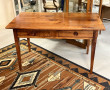 Table ou bureau en bois fruitier ouvrant