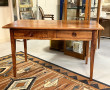 Table ou bureau en bois fruitier ouvrant