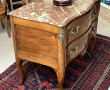 Petite commode de style Louis XV en bois