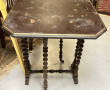 Petite table à deux abattants laque déco