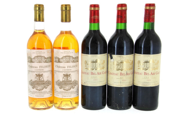 Lot de 5 bouteilles: - 2 B Ch Filhot 19