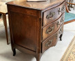 Commode ancienne en noyer à patine foncé