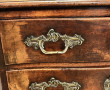 Commode ancienne en noyer à patine foncé