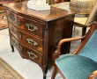 Commode ancienne en noyer à patine foncé
