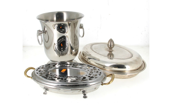 Lot d'inox comprenant un chauffe-plat, u