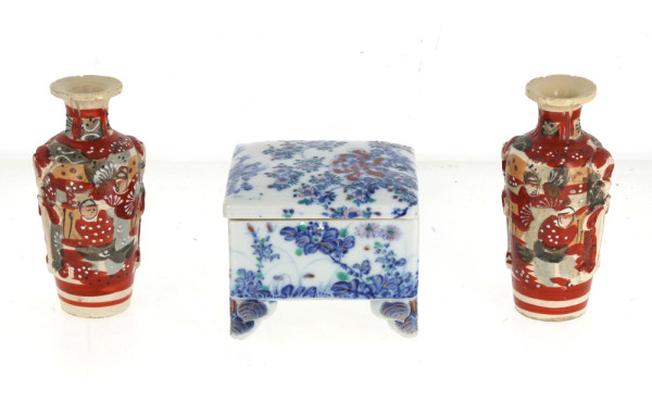 JAPON - Coffret en porcelaine à section 