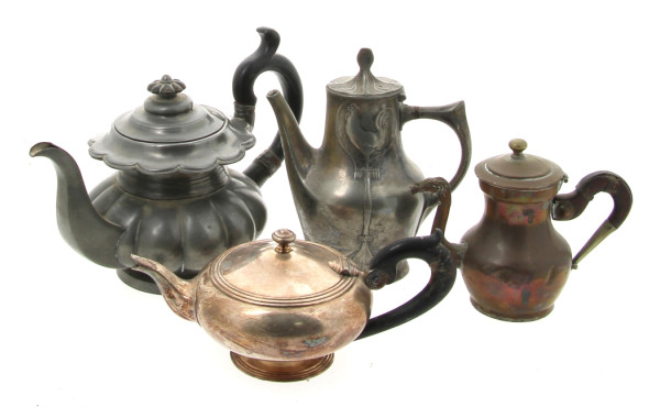 Lot de 4 verseuses et théières anciennes