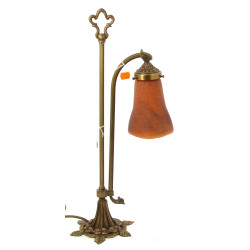 Lampe à poser en bronze à décor de feuil