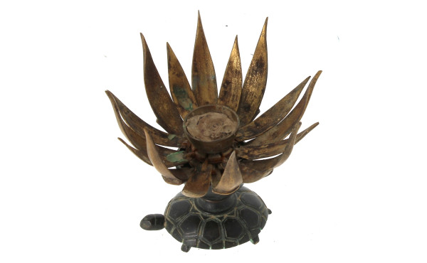 Petite veilleuse en forme de tortue et f