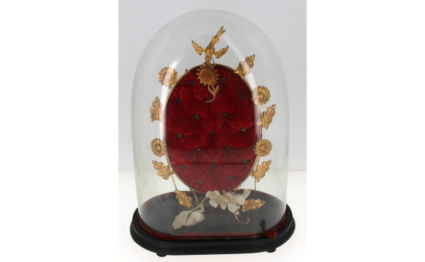 Globe de mariée en bois noirci et verre,