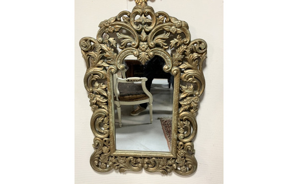Grand miroir encadrement doré de style r