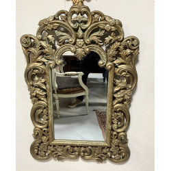 Grand miroir encadrement doré de style r