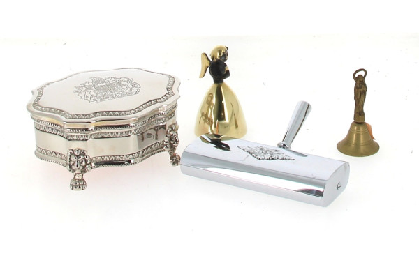Lot comprenant un coffret en métal argen