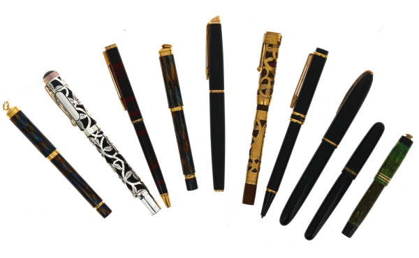 Lot de 10 stylos bille et encre dont Par