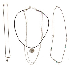 Lot de 3 colliers en argent (un avec cor