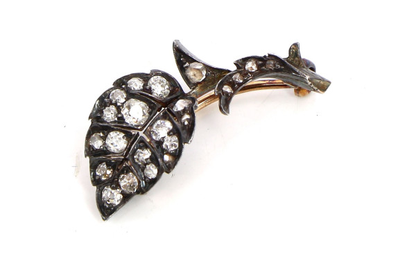 Broche ancienne en or et argent, forme f