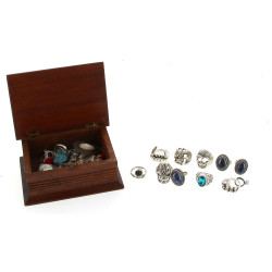 Lot de bijoux fantaisie (bagues en métal